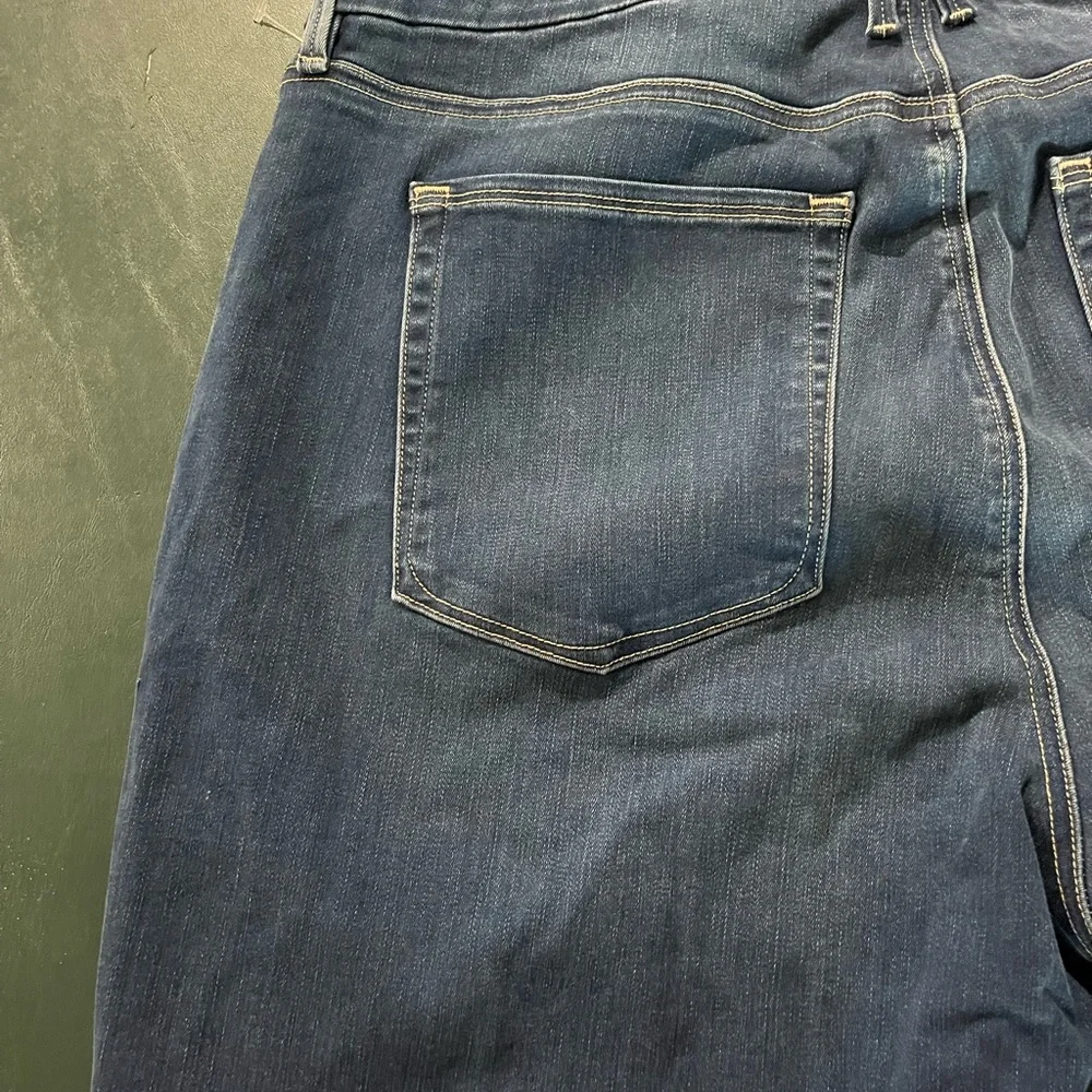 BNWT Plus size Good American straight leg jeans size 18 petite - Picture 11 of 13